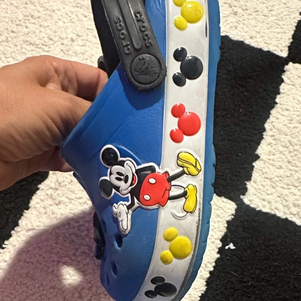 2 pack of crocs kids size 9 - Picture 3 of 10